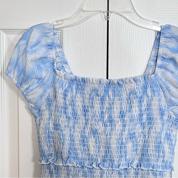 NWT Lush Blue White Tie Dye Elastic Ruffle Cap Sleeve Crop Top Size Small - Picture 3 of 8